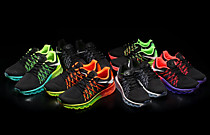 Кроссовки Nike разные